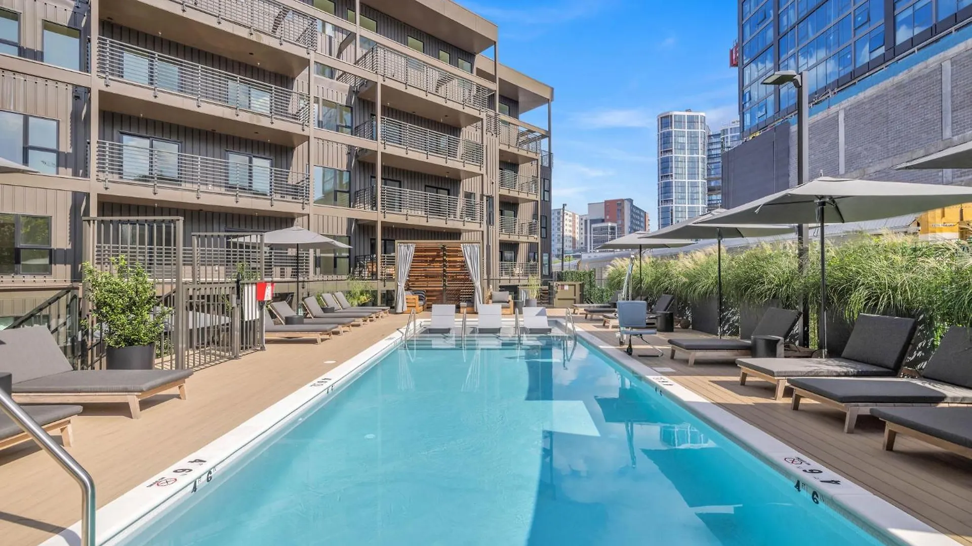 Laylas Nashville Retreat With Pool Walk To Broadway USA