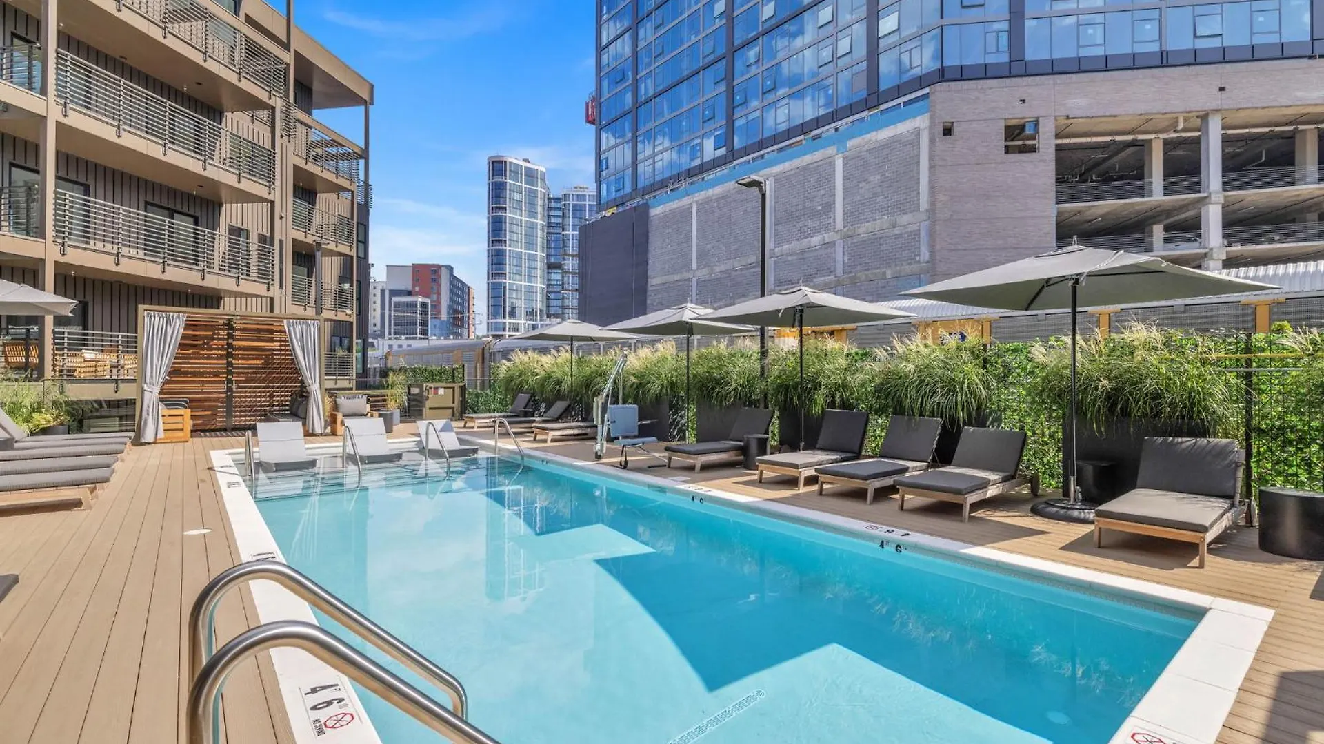 Laylas Nashville Retreat With Pool Walk To Broadway Feriehus