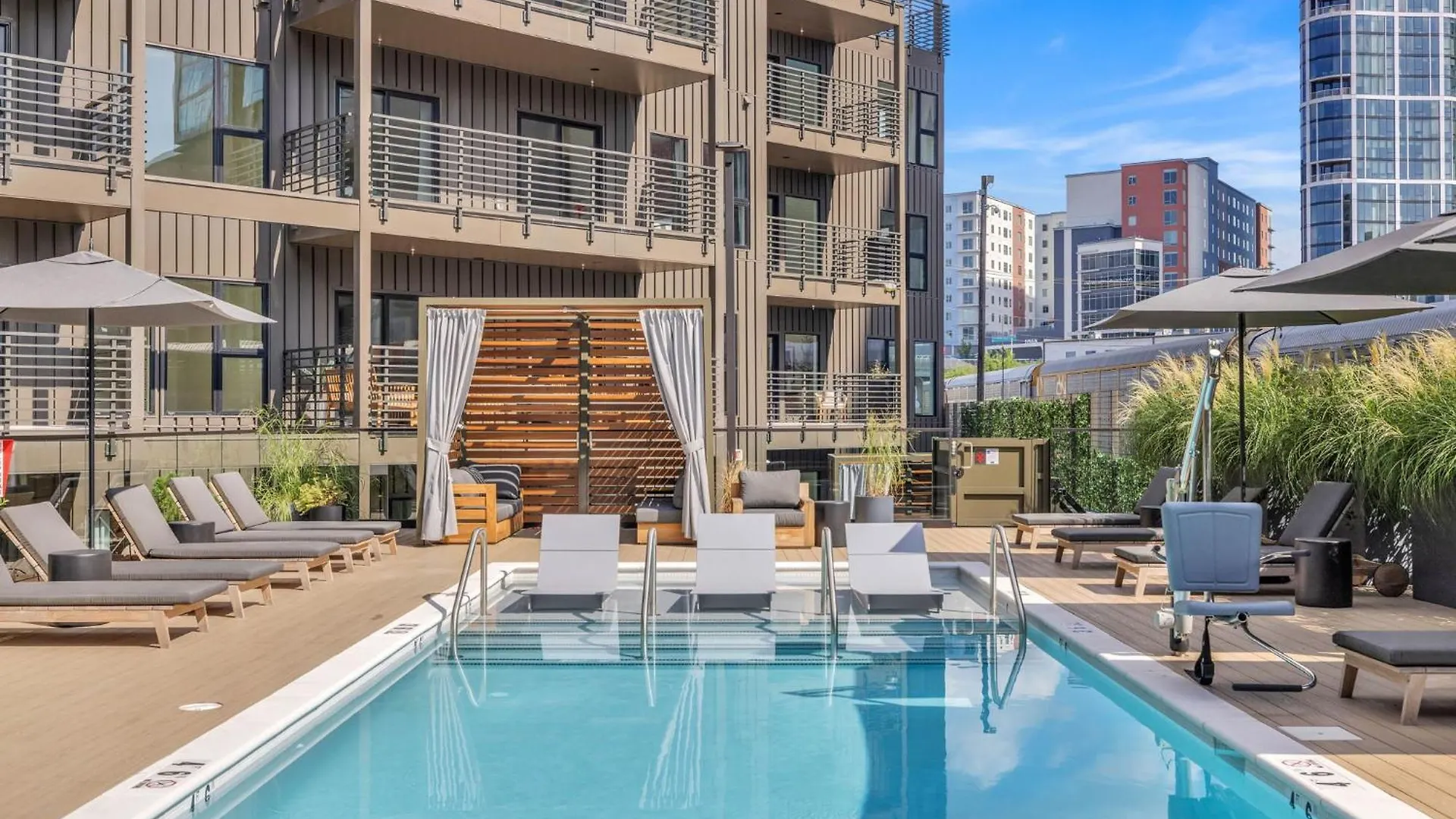 Laylas Nashville Retreat With Pool Walk To Broadway